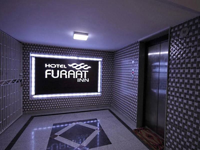 ホテル アシュレイ イン アーメダバード エクステリア 写真